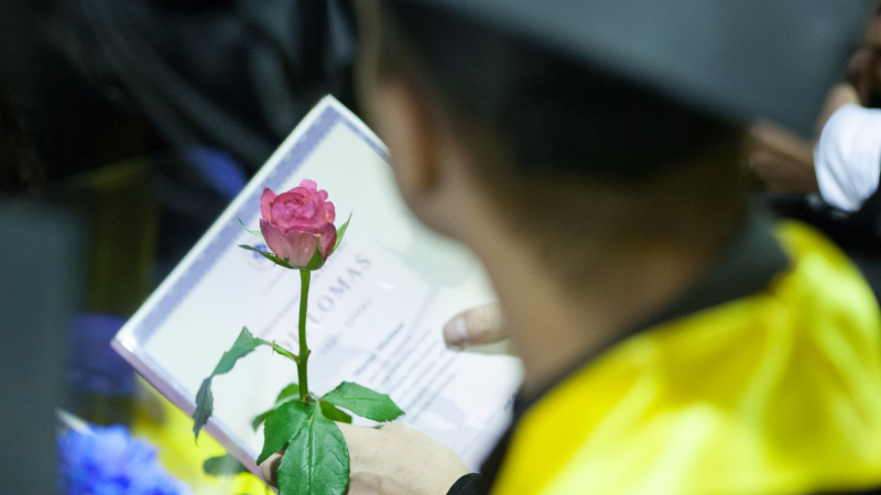 Graduation celebration for general nurses and social workers